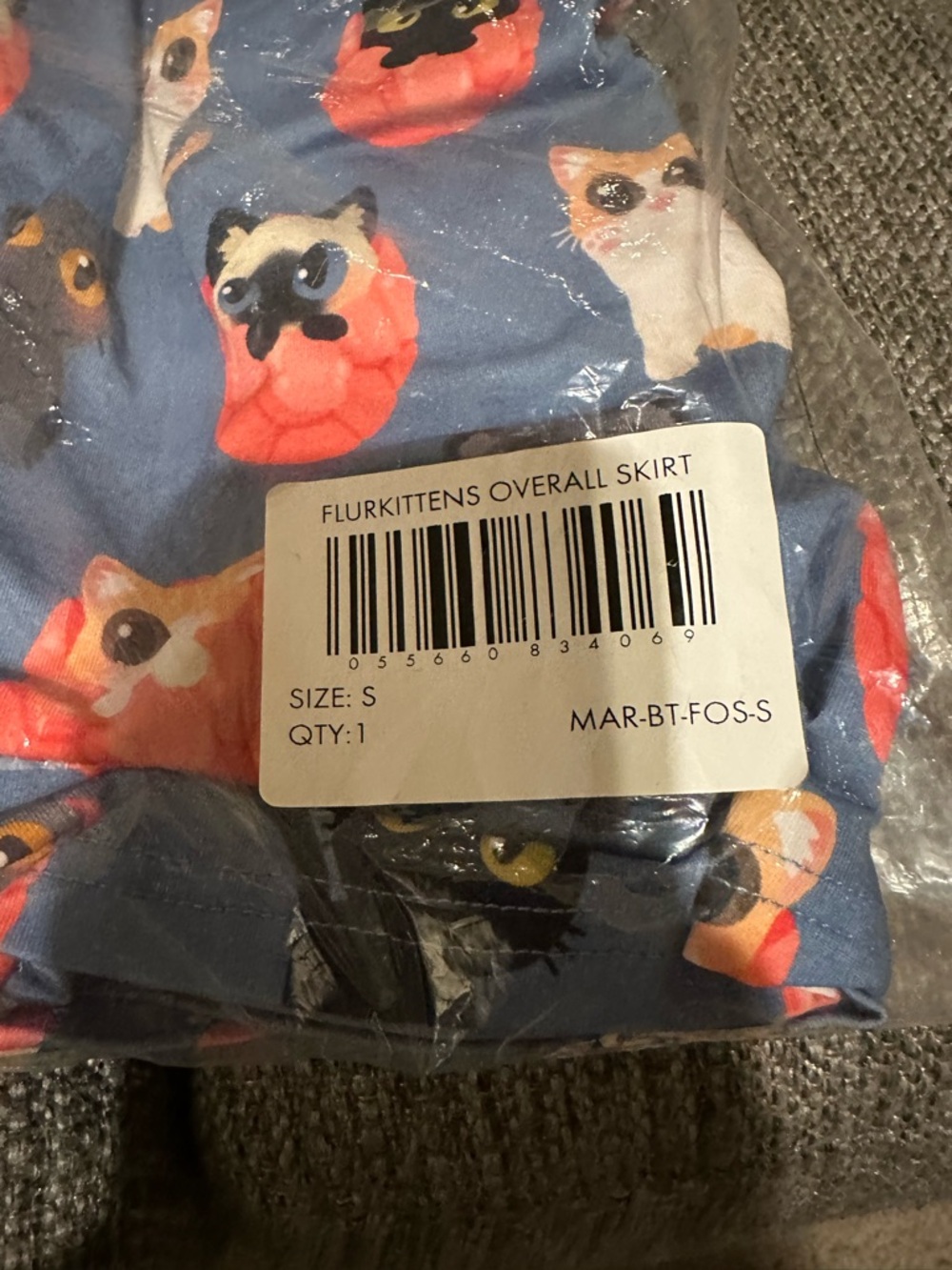 Cakeworthy Marvel jumper - Picture 3 of 4